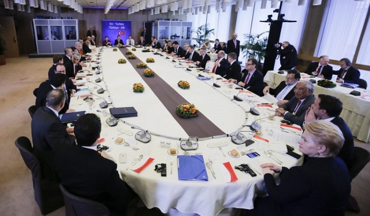 Διπλωματικός πυρετός για την αντιμετώπιση της προσφυγικής κρίσης (γράφημα)