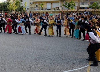 Με ποντιακούς χορούς τα εγκαίνια της «Ανθοέκθεσης 2016» στον Εύοσμο (φωτο)