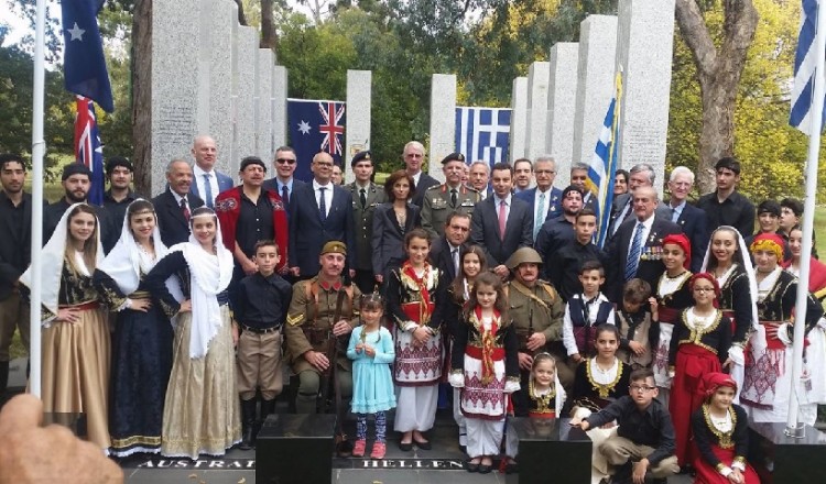 Περηφάνια στην 75η επέτειο από τη Μάχη της Κρήτης στη Μελβούρνη (βίντεο, φωτο)
