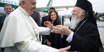 Στις 16 Απριλίου ο Πάπας στη Λέσβο – Μαζί του Βαρθολομαίος και Ιερώνυμος