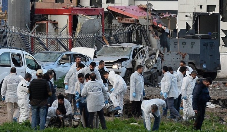 Το PKK ανέλαβε την ευθύνη για την αιματηρή επίθεση στο Ντιγιάρμπακιρ