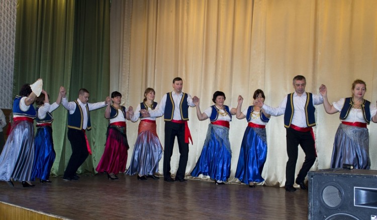 Греки Донецка отметили День независимости Греции (фото)