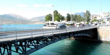 Εκτός λειτουργίας η γέφυρα στον πορθμό Ευρίπου