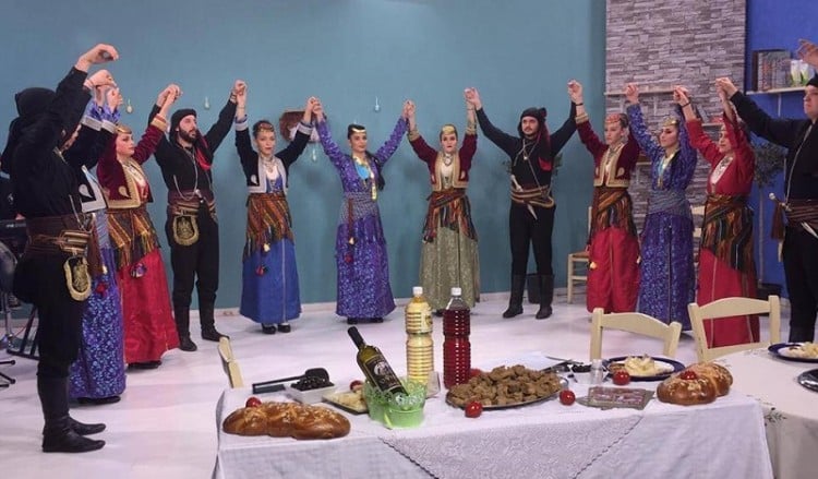 Με ποντιακά το εορταστικό πρόγραμμα στο Blue Sky Tv (φωτο)