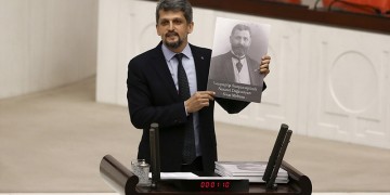 Ο Γκάρο Παϊλάν ζήτησε από τους Τούρκους βουλευτές να μιλήσουν για τη Γενοκτονία των Αρμενίων