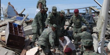 Εκατοντάδες οι νεκροί από τον καταστροφικό σεισμό στον Ισημερινό