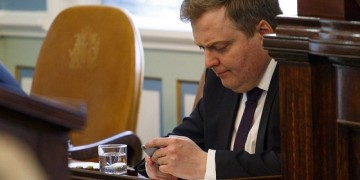 Panama Papers: Ο πρωθυπουργός της Ισλανδίας ζήτησε διάλυση του κοινοβουλίου