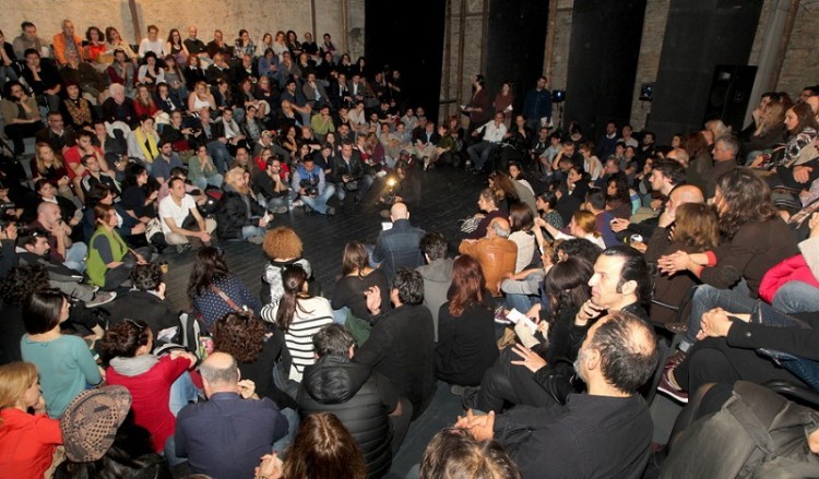 Παραίτηση Φαμπρ και Μπαλτά ζητούν 500 καλλιτέχνες