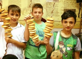 Κερκέλια ζύμωσαν οι μικροί της Ευξείνου Λέσχης Χαρίεσσας (φωτο)