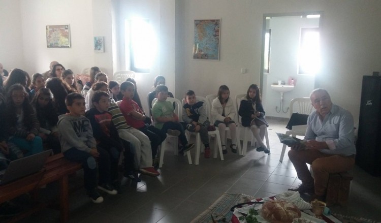 Μάγεψε τα παιδιά το ποντιακό παραμύθι «Ο Θόδωρον και το κοκκύμελον» (φωτο)