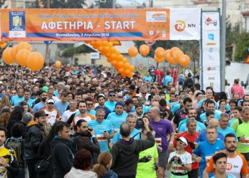11ος Διεθνής Μαραθώνιος «Μέγας Αλέξανδρος»: Χιλιάδες δρομείς «πλημμύρισαν» τη Θεσσαλονίκη (φωτο-βίντεο)