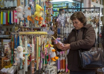 Ανοιχτά τα μαγαζιά την Κυριακή, κλειστά Δευτέρα και Τρίτη του Πάσχα