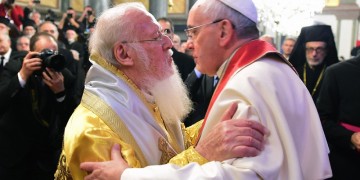 Πυρετώδεις προετοιμασίες στη Λέσβο για την επίσκεψη του Πάπα