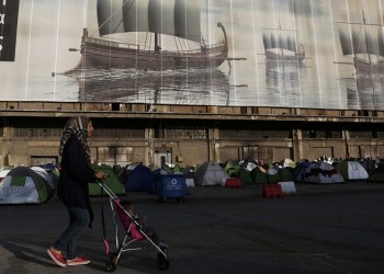 Αμετακίνητοι από τον Πειραιά οι πρόσφυγες