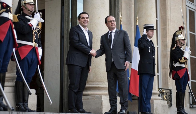 Με παραίτηση φέρεται να απείλησε τους Ευρωπαίους ο Αλέξης Τσίπρας