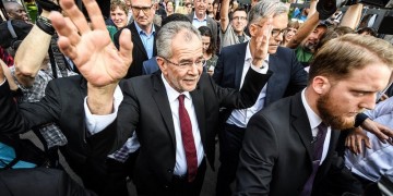 «Πράσινο» πρόεδρο έβγαλε η κάλπη στην Αυστρία