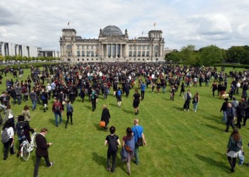 Πόντιοι και Αρμένιοι στο Βερολίνο την ημέρα του ψηφίσματος για τη Γενοκτονία