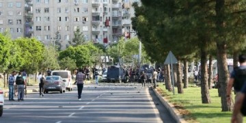 Βομβιστική επίθεση στο Ντιγιάρμπακιρ με νεκρούς και τραυματίες (βίντεο)