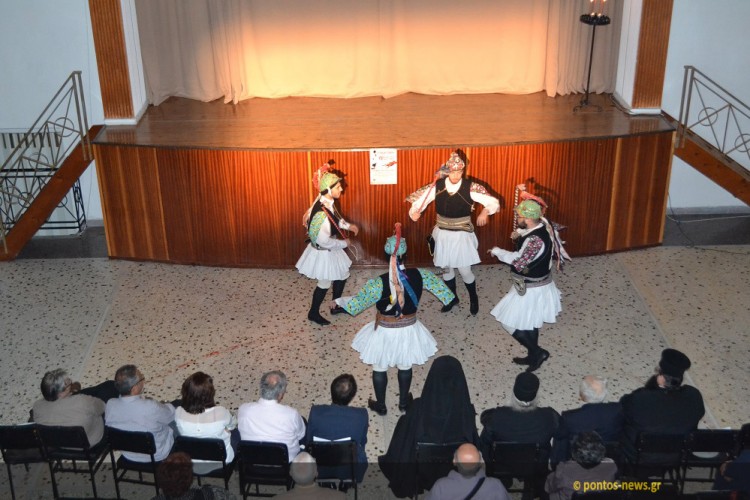 Οι Μωμόγεροι έρχονται στην Δραπετσώνα έτσι όπως δεν τους έχετε ξαναδεί