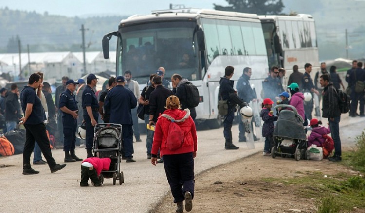 Αναχώρησαν 32 πούλμαν με πρόσφυγες από την Ειδομένη