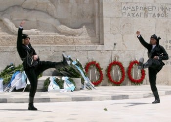 Για πρώτη φορά, τέσσερις Πόντιοι Εύζωνες στην Αλλαγή Φρουράς τη 19η Μαΐου