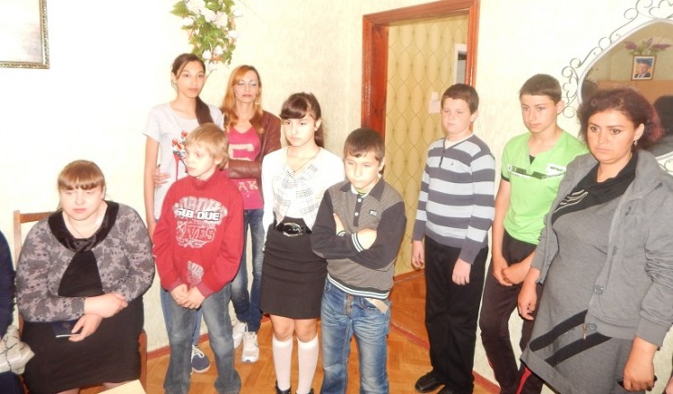 Помощь детям греческих сел Приазовья оказал Панделис Бумбурас