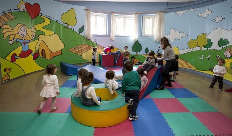 Κλειστοί τη Δευτέρα οι δημοτικοί παιδικοί σταθμοί σε όλη τη χώρα
