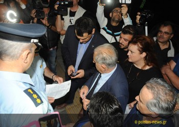 Η αστυνομία απαγόρευσε στους Πόντιους να θυροκολλήσουν ψήφισμα στην πρεσβεία και το προξενείο της Τουρκίας (φωτο)