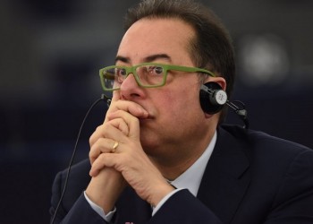 Τζάνι Πιτέλα: Το ΔΝΤ και οι Γερμανοί θέλουν να δουν την Ελλάδα να βυθίζεται