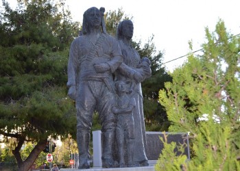 Παμποντιακόν Πανοΰρ σα Σούρμενα – Την Κυριακή του Θωμά το ταφικό έθιμο