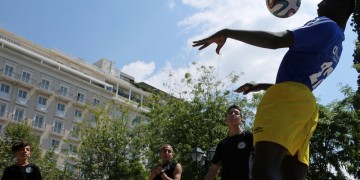 Τουρνουά ποδοσφαίρου αστέγων στο Σύνταγμα (φωτο)