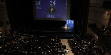 Αλέξης Τσίπρας στη ΓΣ του ΣΕΤΕ: Ο δρόμος προς τα μπροστά δεν είναι δεδομένος