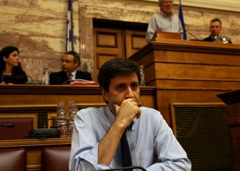 Πήρε πίσω η κυβέρνηση το «πάγωμα» των ειδικών μισθολογίων