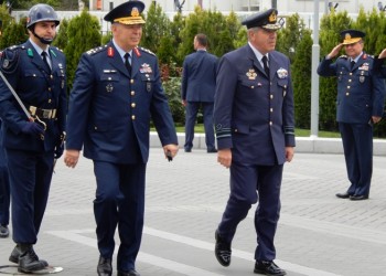 Επίσκεψη αρχηγού ΓΕΑ στην Τουρκία (φωτο)