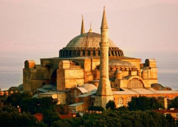 Αγία Σοφία: Μουεζίνης πέθανε από ανακοπή ενώ εργαζόταν