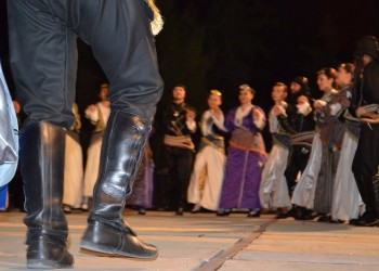 Το pontos-news.gr στο πανηγύρι της Αγίας Τριάδας Ασπροπύργου (φωτο, βίντεο)