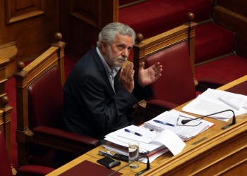 Το Μαξίμου καλύπτει τον Δρίτσα για την Cosco
