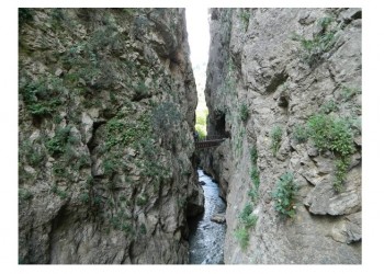 Νεκρό εντοπίστηκε το 10χρονο αγόρι που έπεσε στο φαράγγι του Βουραϊκού