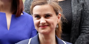 Σοκ στη Βρετανία – Νεκρή η βουλευτής που δέχτηκε δολοφονική επίθεση