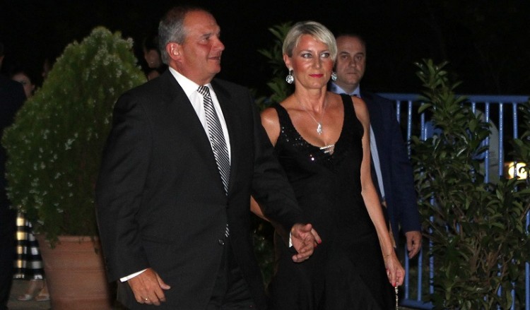 Η Νατάσα Παζαΐτη χόρεψε ποντιακά στο γάμο Σαββίδη και έκλεψε τις εντυπώσεις