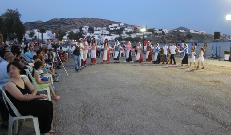 Το έθιμο του Κλήδονα σε Φοίνικα και Άνω Σύρο