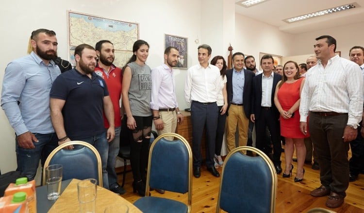 Ο Κυριάκος Μητσοτάκης στον «Καπετάν Ευκλείδη» Αχαρνών