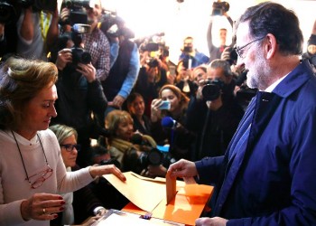 Στις κάλπες σήμερα οι Ισπανοί