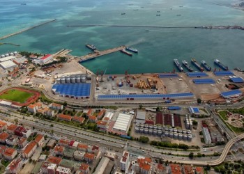 Πλοία δεμένα στο λιμάνι της Σαμψούντας έτοιμα να φύγουν για Ρωσία