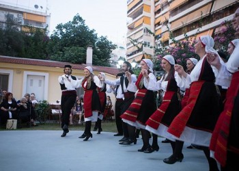 Μάγεψε το τμήμα παραδοσιακών χορών του Συλλόγου Κωνσταντινουπολιτών