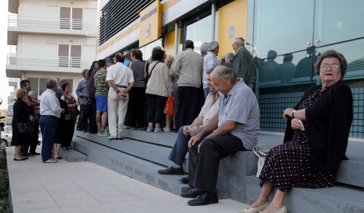Ποιοι συνταξιούχοι χάνουν το ΕΚΑΣ