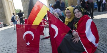 Τούρκοι ζητούν άσυλο στη Γερμανία γιατί δεν αντέχουν να ζουν στην πατρίδα τους