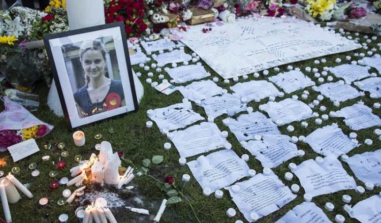 Μικρό προβάδισμα υπέρ της παραμονής της Βρετανίας στην ΕΕ