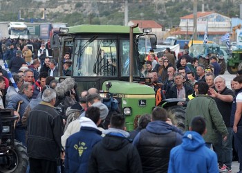 Κινδυνεύουν με κατασχέσεις οι αγρότες που οφείλουν στον ΟΓΑ