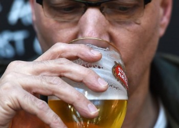 Μύθος ότι η μικρή κατανάλωση αλκοόλ προστατεύει από το εγκεφαλικό
